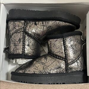 Dream Pairs Crackle Metallic Boots